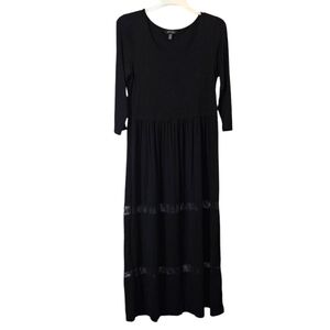 $8 If Bundled! Black Maxi Dress With Beautiful Detail On Bottom